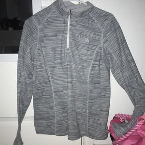 NORTH-FACE SWEATER